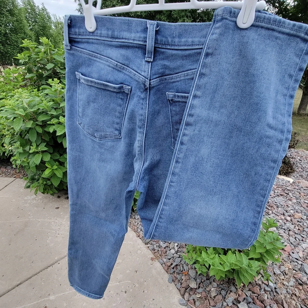 J Brand Silvery Ruby High Rise cropped cigarette jean size 27 medium wash - Picture 4 of 10